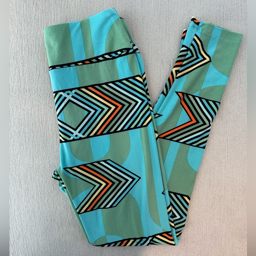 ☔️LulaRoe Arrow Chevron Leggings